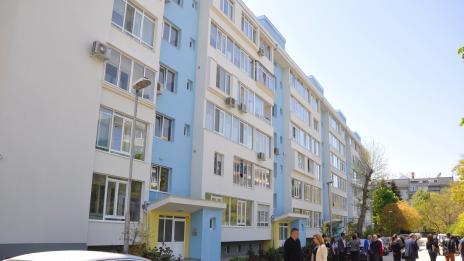 Откриха първия саниран жилищен блок във Варна