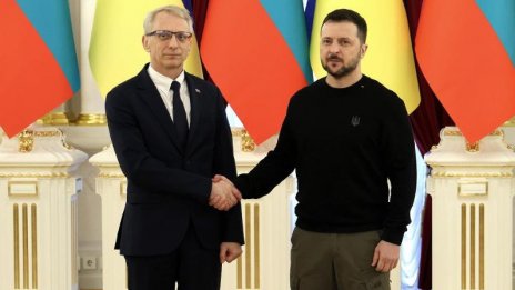 Денков към Зеленски: Подкрепата ни за Украйна е защита за нас самите (СНИМКИ)