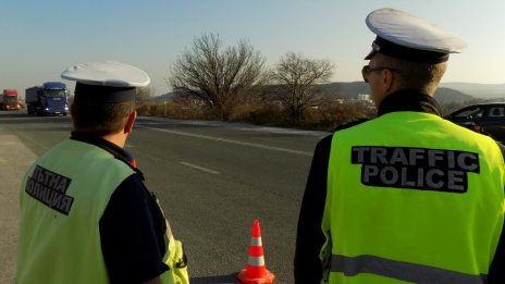 Ограничават движението на тирове по АМ "Хемус" и "Тракия"