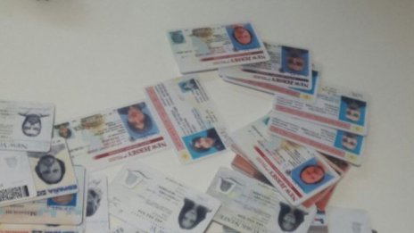 Във Варна задържаха чужденци измамници