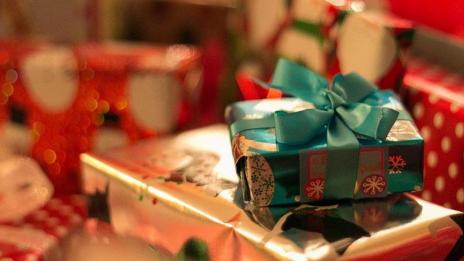 КЗП: Кога и как можем да върнем подаръците от празниците?