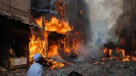 17 души загинаха при въздушен удар по пазар в сирийския град Ашара