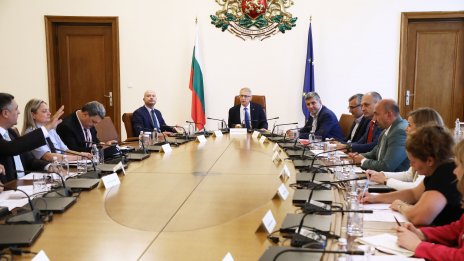 Минималната работна заплата става 933 лева от 1 януари 2024 г.