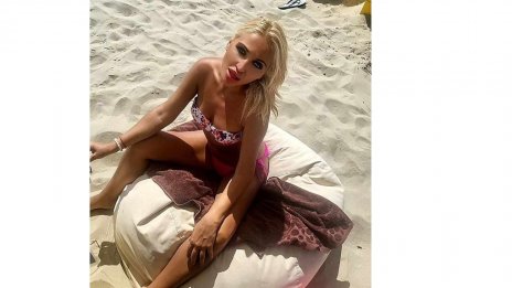 Мистерия около смъртта на млада учителка, издъхнала в колата си