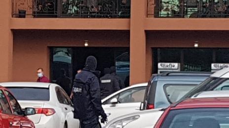 Задържаха 14 души при спецакция в София
