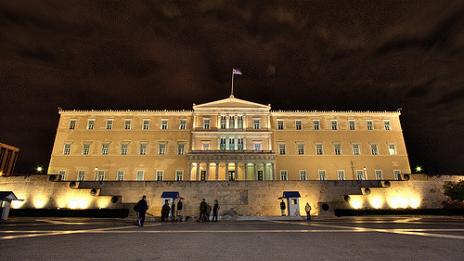 Гръцкият парламент ще гласува данъчни и пенсионни реформи