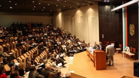 11 жени и 40 мъже влязоха в Общинския съвет на Варна