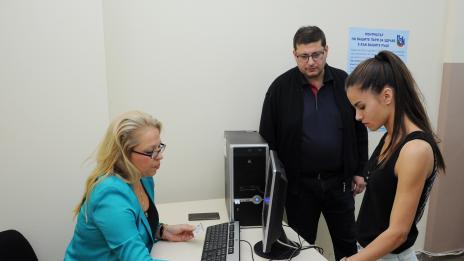 За 2 дни над 15 души оставиха пръстов отпечатък в Здравната каса 
