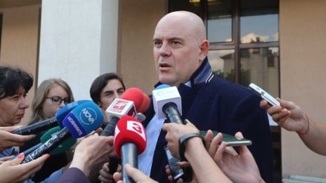 Разследващите провериха 30 адреса и офиси на Митьо Очите