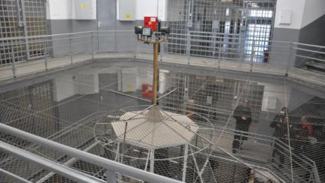 Намалиха паричната гаранция за инспектора от варненския затвор, разследван за подкуп
