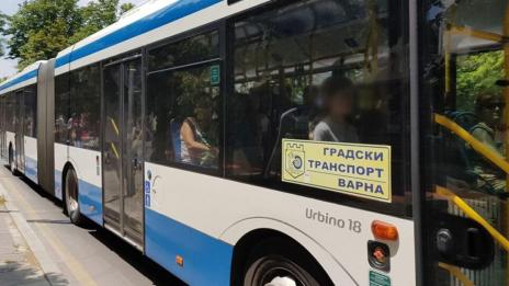 Сменят хартиените карти за варненските автобуси с пластики
