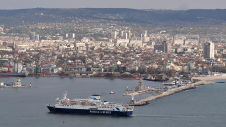 Спад на приходите от нощувки отчитат във Варненско