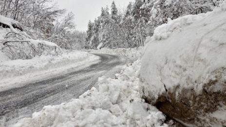 Спасиха децата, блокирани от снега в хижа "Мальовица"