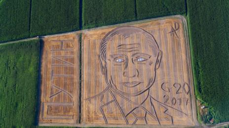 В Италия нарисуваха Путин с трактор