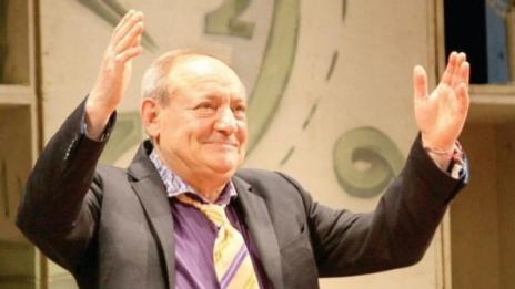 Антон Радичев получава награда Златен век