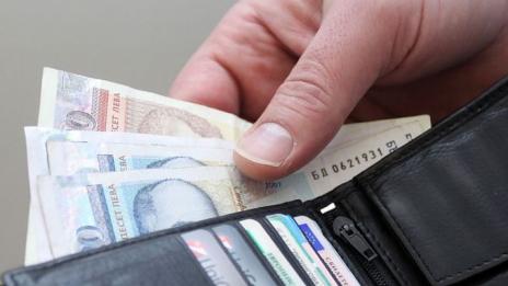Доходите ни са скочили с 13, 7% за година, разходите с 10,7 на сто