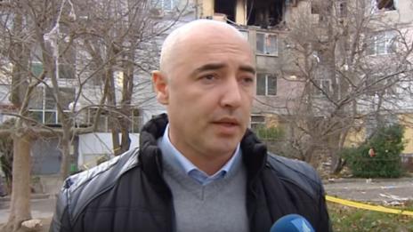 Пуснаха тока във взривения вход на бл. 302 във Владиславово