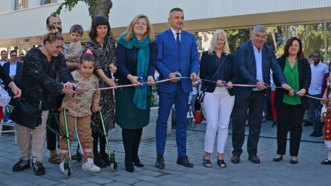 Откриха новата сграда на "Карин дом" във Варна (Снимки)
