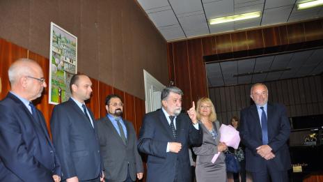 Канят Бойко Борисов да открие обновеното училище по изкуствата