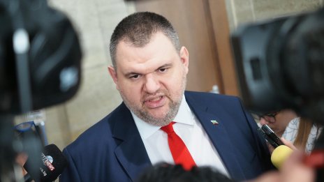 Пеевски поиска от Киселова да изгони Костадинов от залата