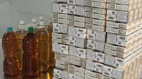 Откриха огромно количество алкохол и цигари в багажа на пътник на Летище Варна