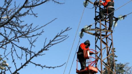 Аварийни екипи на Енергото дежурят по великденските празници