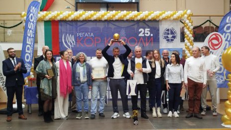 Чавдар Александров и екипажът на яхта &ldquo;Ивана и Алекс&rdquo; спечелиха ветроходната награда "Златен глобус" (СНИМКИ)
