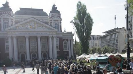 Стотици се сбогуваха с Валери Петров