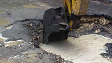 Два района във Варна са без вода в дъжда