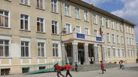 Смениха директорите на 13 варненски училища