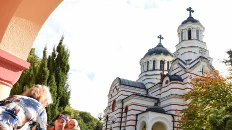 Стотици се отбиха в едноименния храм на Петковден