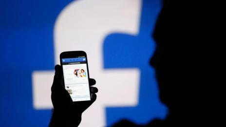 Facebook тествал промотиране на фалшиви коментари