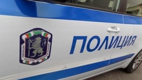 Психично болен се барикадира с брадва във "Владиславово"