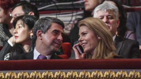Деси Банова и Росен Плевнелиев ще си имат бебе през есента