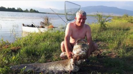 Уловиха 60-килограмов сом в язовир Берсин