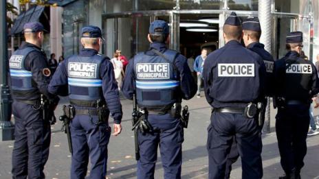 Двама заподозрени за тероризъм арестуваха във Франция