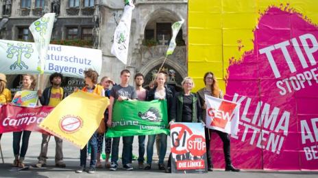 Десетки хиляди излизат на протест в Германия