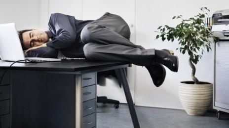 Внедряват следобедния сън на работното място