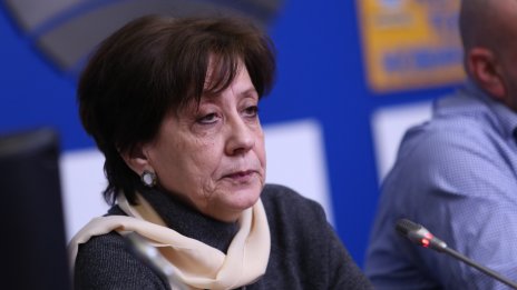 Ренета Инджова: Нашите избори са като игра на сляпа баба!