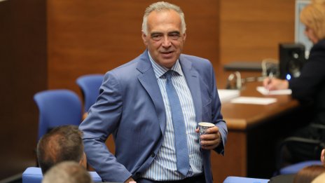 Антон Кутев: Лидерите не трябва да плуват срещу течението на обществените процеси