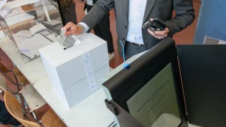ГЕРБ печели в София и областните градове, БСП – в малките  
