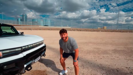 Hummer за хиляди долари – на скрап! Тестваш скок на черен път и… ВИДЕО 