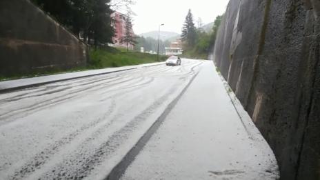 Силна градушка удари Смолян 