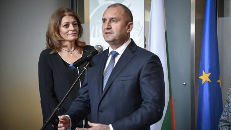 Първата дама пипна ковид, Румен Радев се самоизолира