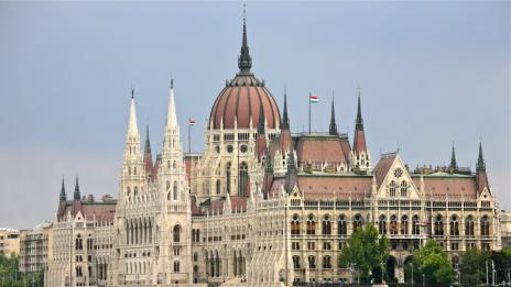 Унгария оспорва директивата за командированите работници в Съда на ЕС