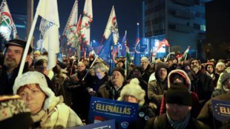 Унгария нямала планове да променя законите, предизвикали протести