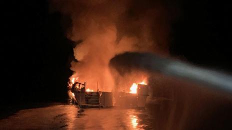 Над 30 жертви взе пожар на кораб край Калифорния