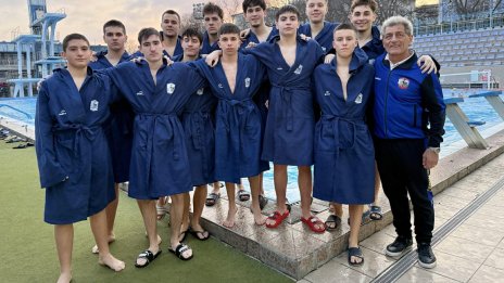 Комодор срази Славия в елита при U 18