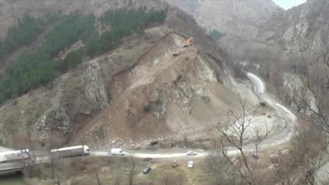 Жители на пловдивски села протестират срещу опасна мраморна кариера