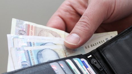 Минималната заплата става 780 лв. от 1 януари